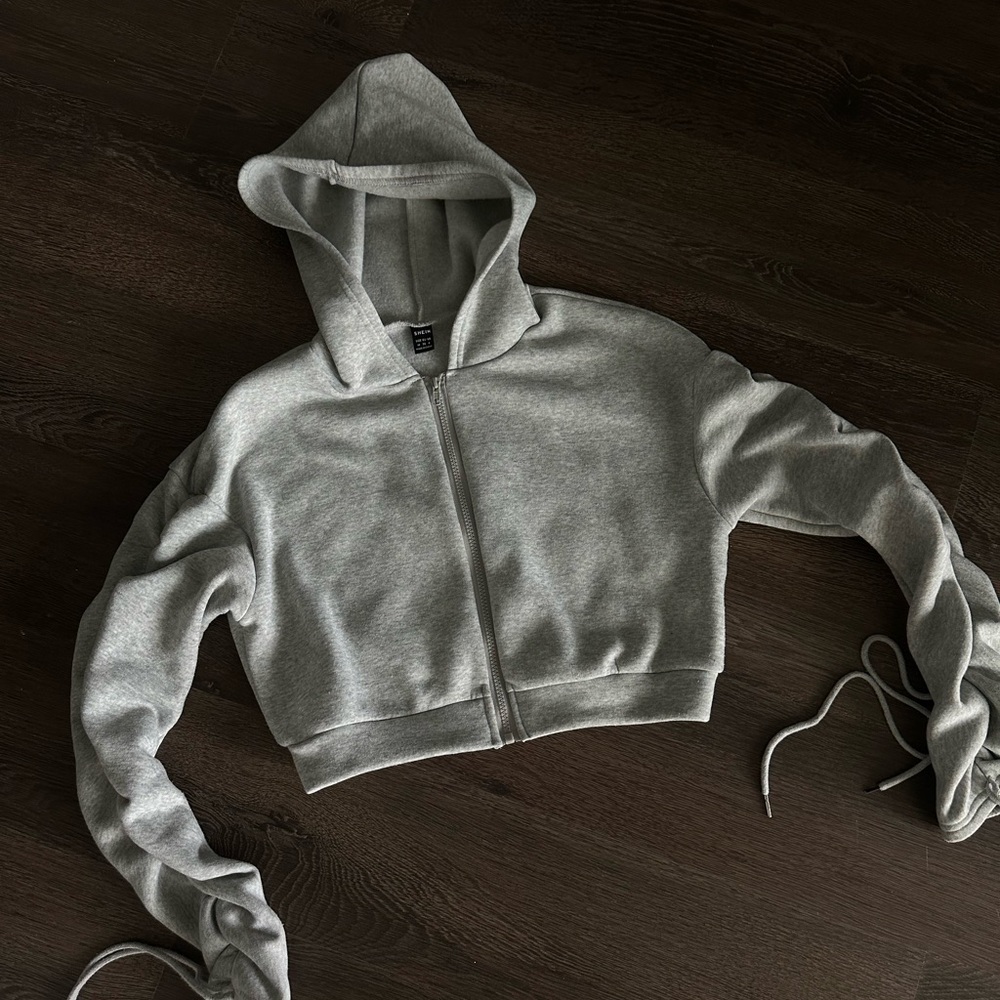 SHEIN Gray Cropped Fitted Hoodie